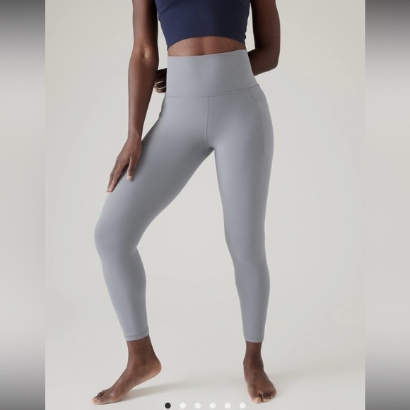 Athleta Salutation Stash 7/8 Tight in Coastline Blue Size Medium Tall MT M/T - Picture 1 of 14